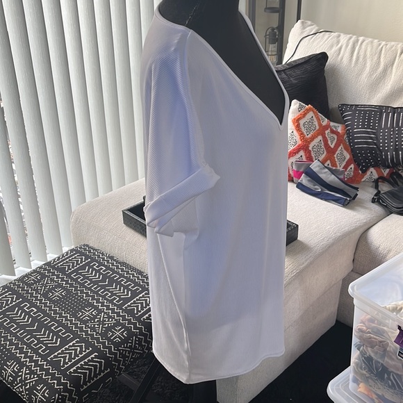 Boohoo | Deep V-Neck Ribbed Tee - Picture 4 of 6